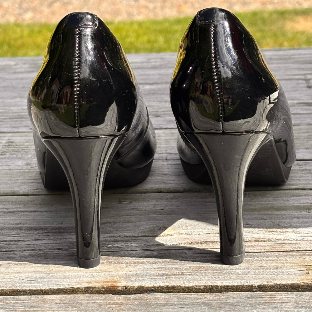 Clarks Classic Black Leather Pumps Comfort Heels - Picture 5 of 15